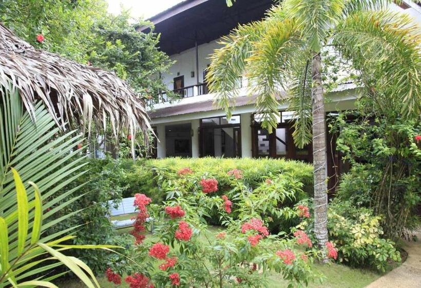 هتل Sunz En Coron Resort