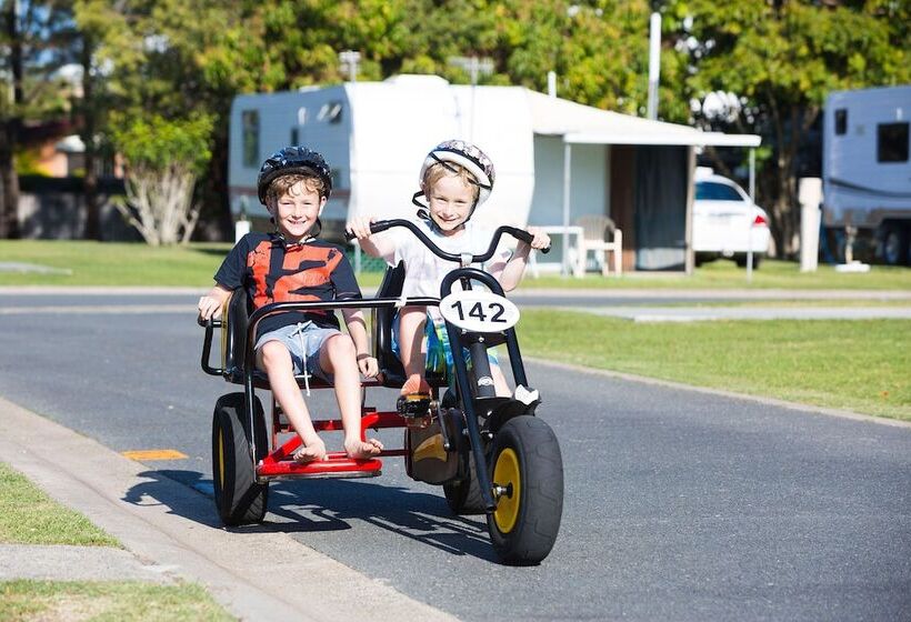 בית מלון כפרי Tallebudgera Creek Tourist Park