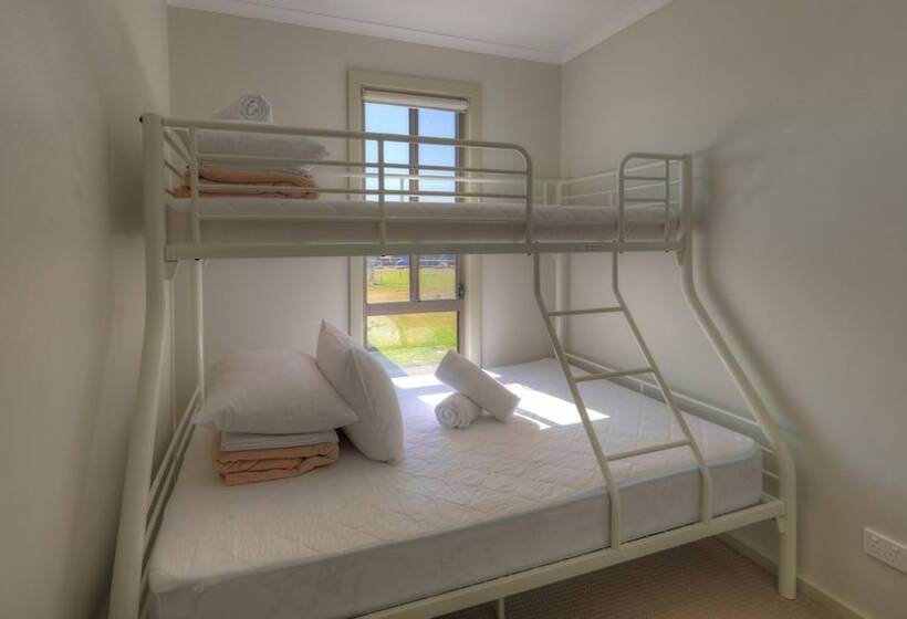 בית מלון כפרי Tasman Holiday Parks   Lake Mulwala