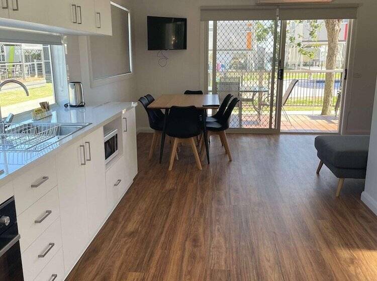 בית מלון כפרי Tasman Holiday Parks   Lake Mulwala