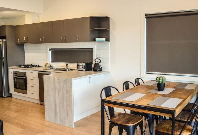 בית מלון כפרי Tasman Holiday Parks   Lake Mulwala