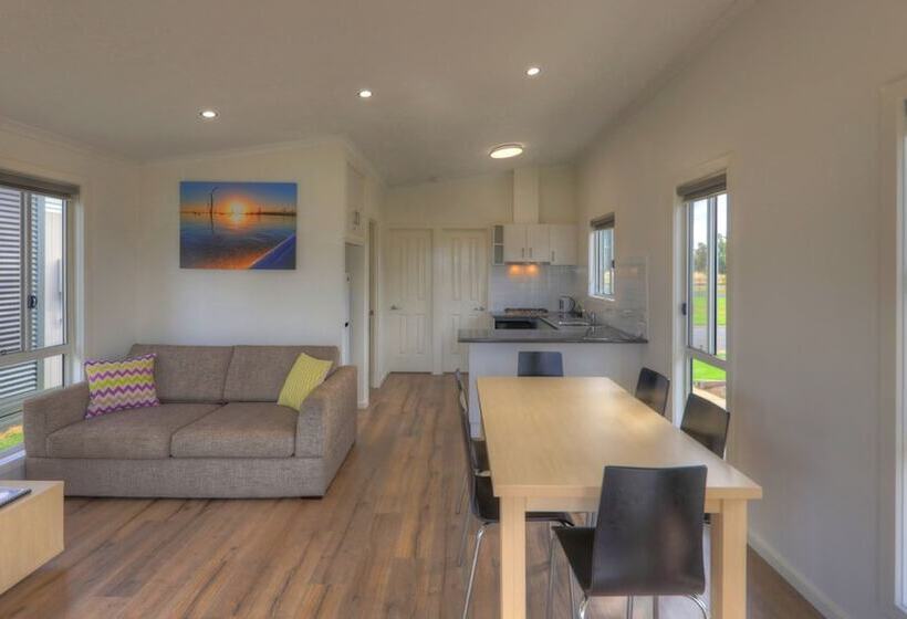בית מלון כפרי Tasman Holiday Parks   Lake Mulwala