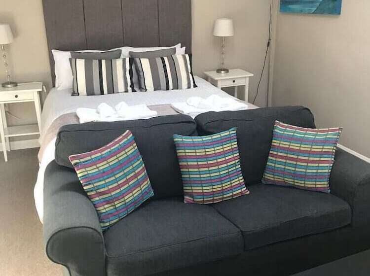 בית מלון כפרי The Castle Inn