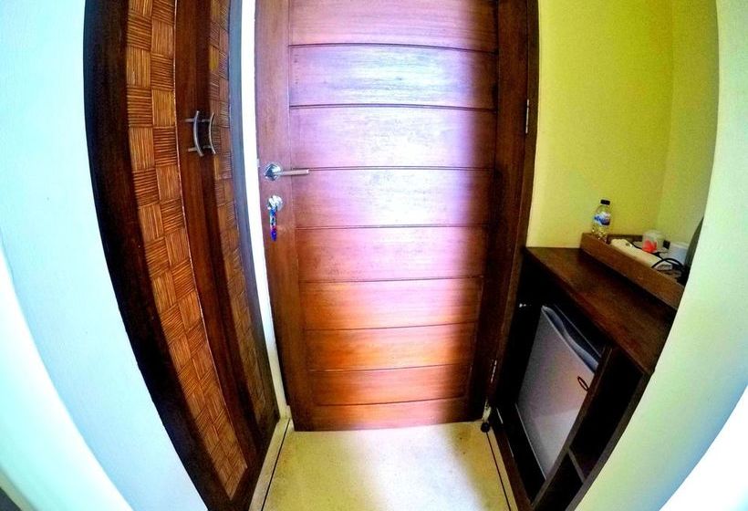 ホテル The Eyes Bali Villa