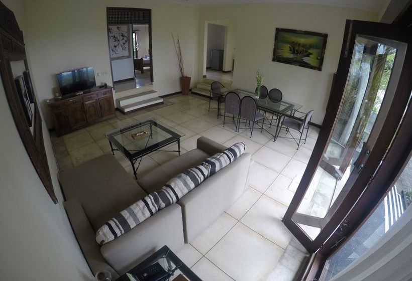 ホテル The Eyes Bali Villa