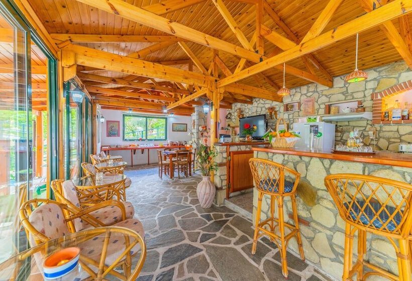 Kastro Studios Apartments