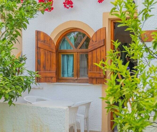 Kastro Studios Apartments