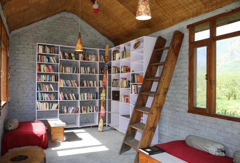 Larisa Resort Manali