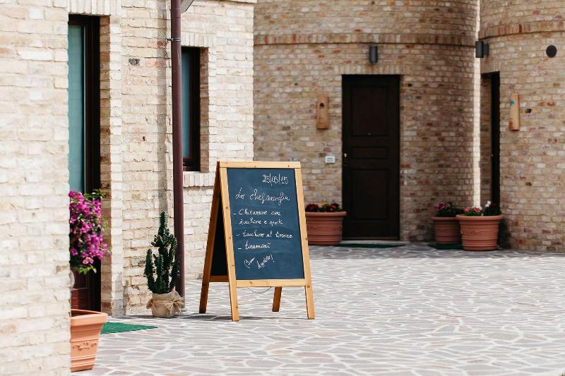 Moretti Village  B&b