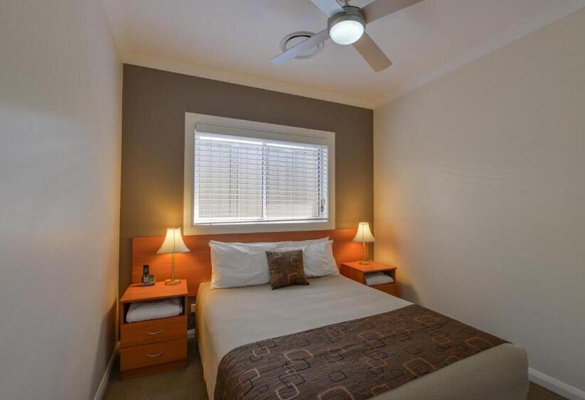 فندق على الطريق Cadman Motor Inn And Apartments