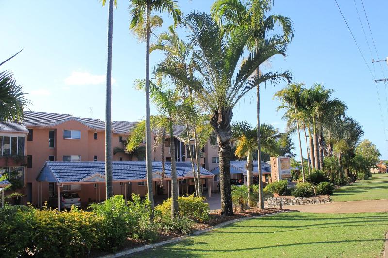 모텔 Rainbow Sands Resort