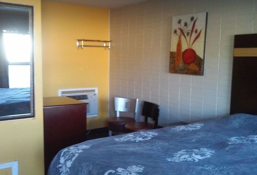 Мотель Rodeway Inn and Suites