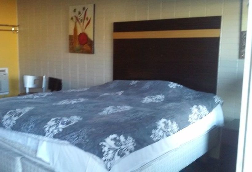 Мотель Rodeway Inn and Suites