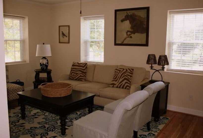 Mountain Cove Farms Resort