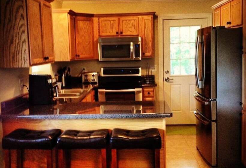 Mountain Cove Farms Resort