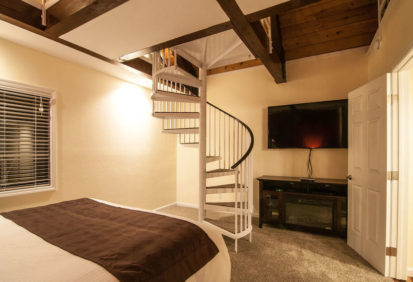 Northlake Lodges & Villas