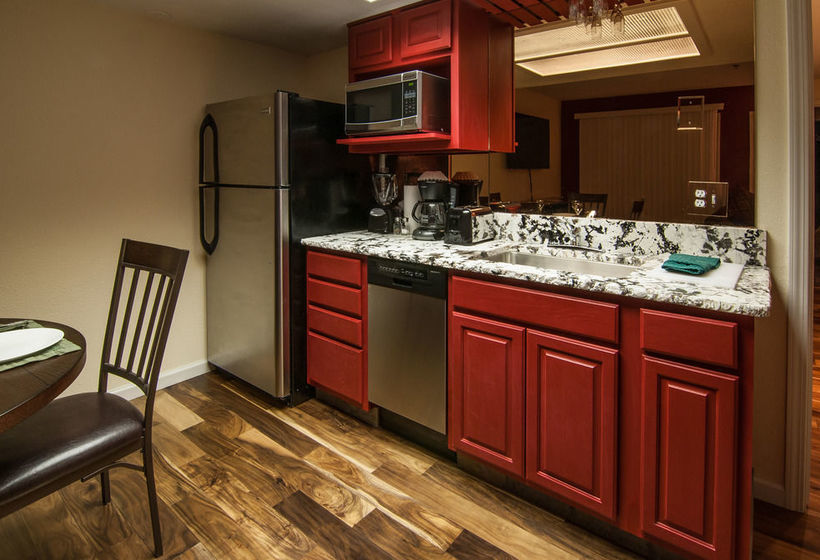 Northlake Lodges & Villas