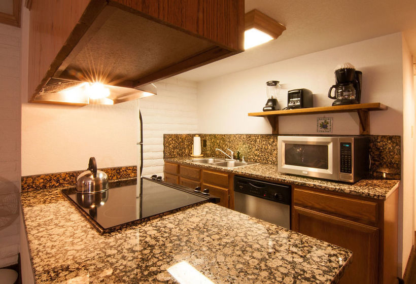 Northlake Lodges & Villas