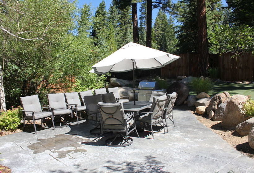 Northlake Lodges & Villas