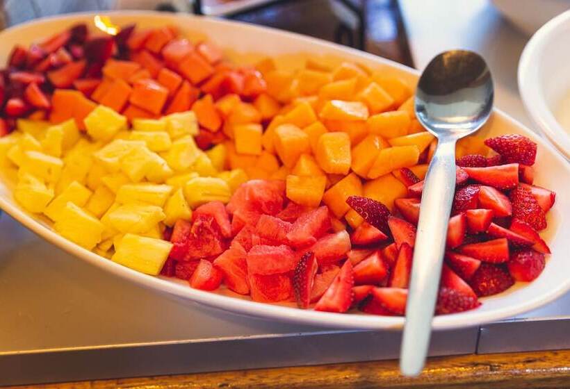 פנסיון Antrim Villa