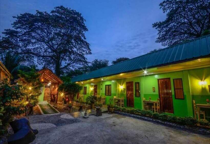 ペンション Butterfly Totem Guesthouse