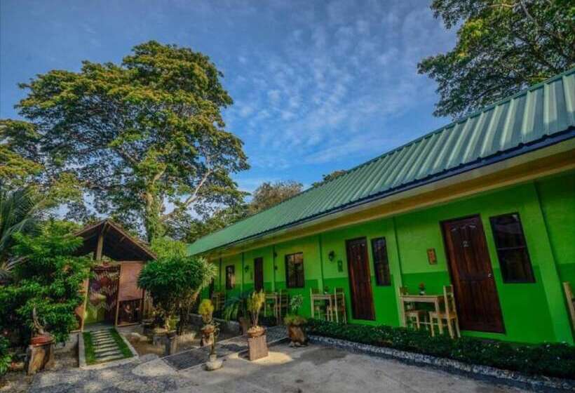 ペンション Butterfly Totem Guesthouse