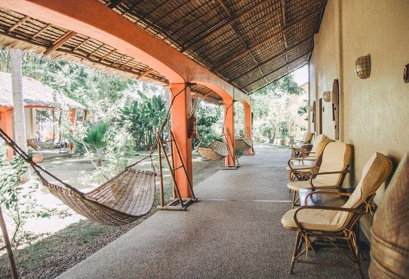 پانسیون Hibiscus Garden Resort