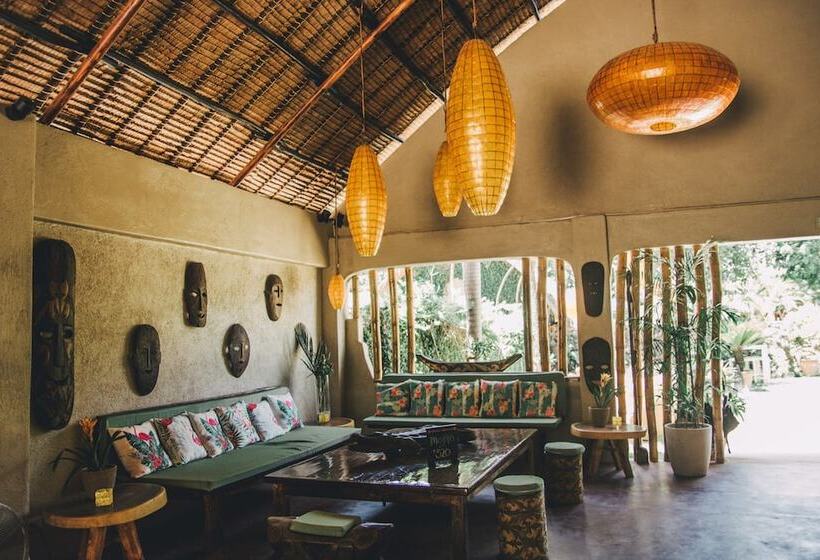 پانسیون Hibiscus Garden Resort