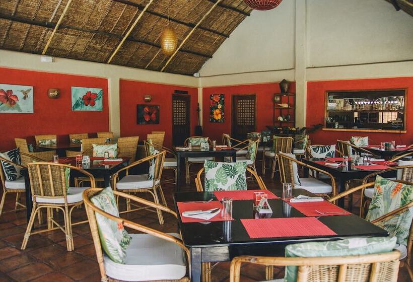 پانسیون Hibiscus Garden Resort