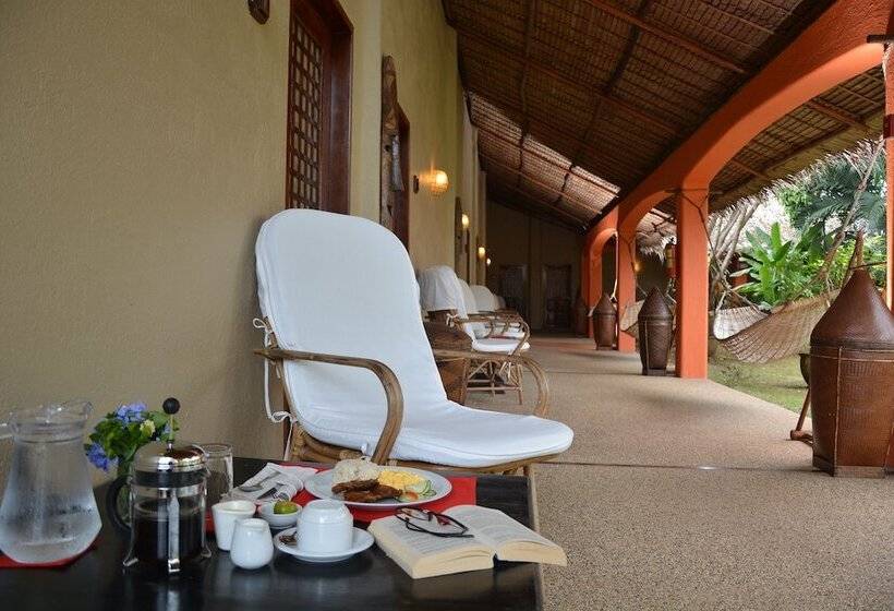 پانسیون Hibiscus Garden Resort