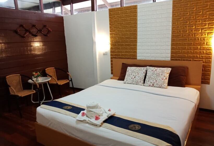 펜션 Holiday Resort   Sha Plus