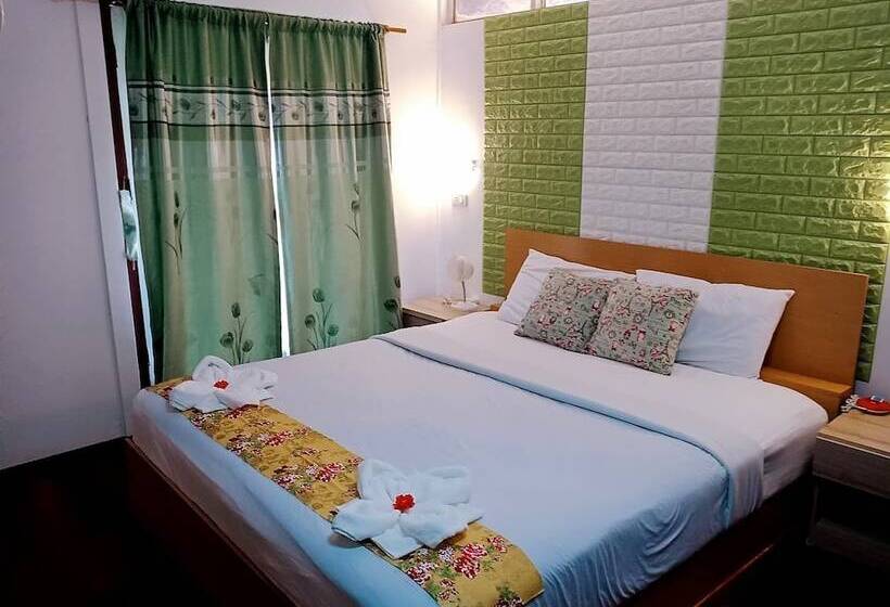 펜션 Holiday Resort   Sha Plus