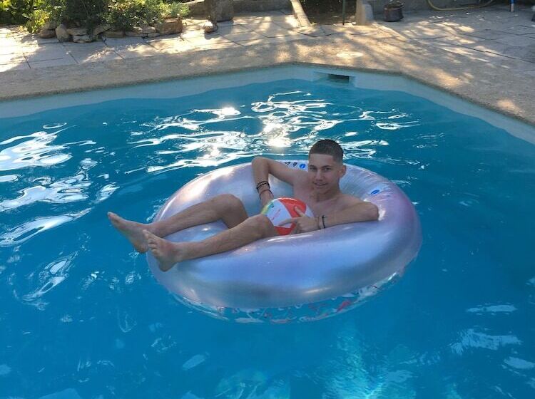 ペンション La Mandarine