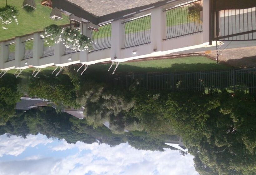 بنسيون Magaliqua Guest House