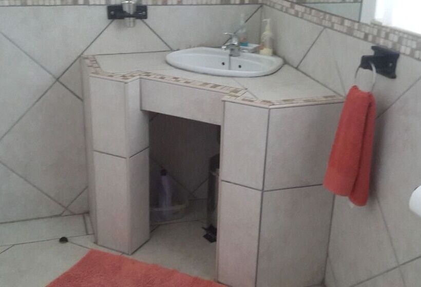 بنسيون Magaliqua Guest House