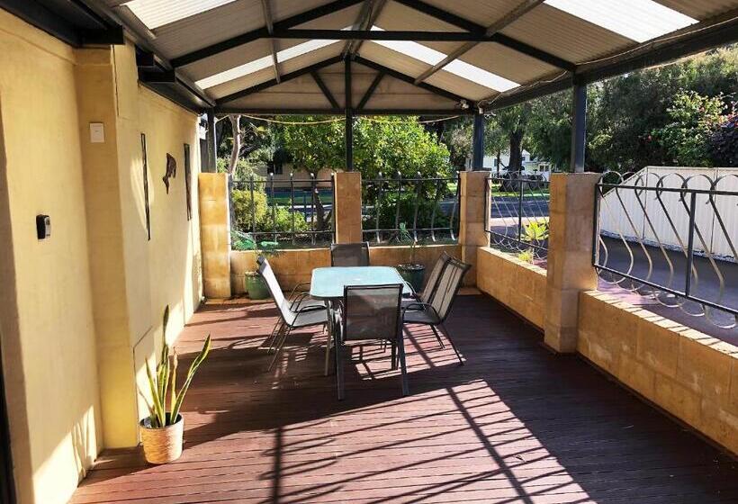 פנסיון Observatory Guesthouse   Adults Only