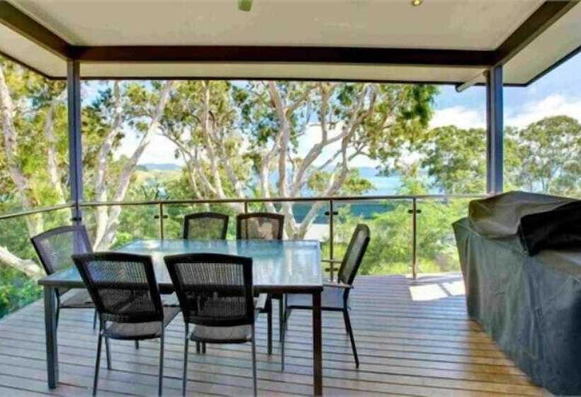 Pinnacle Apartments Hamilton Island