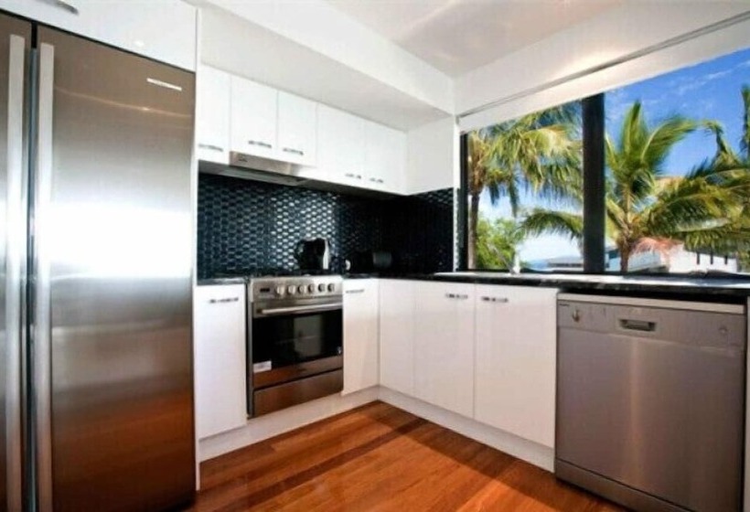 Pinnacle Apartments Hamilton Island