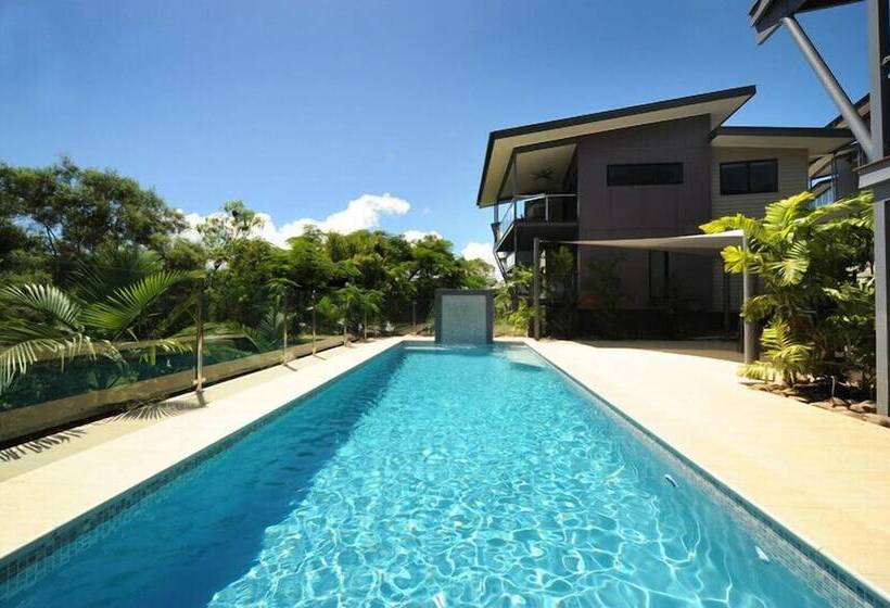 Pinnacle Apartments Hamilton Island