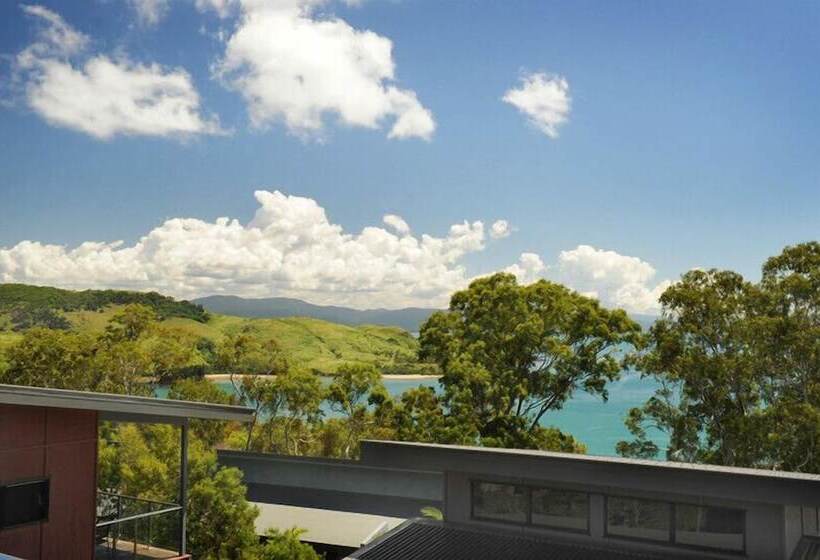 Pinnacle Apartments Hamilton Island
