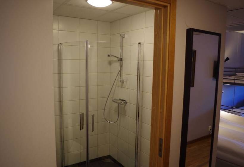 Spoton Hostel & Sportsbar