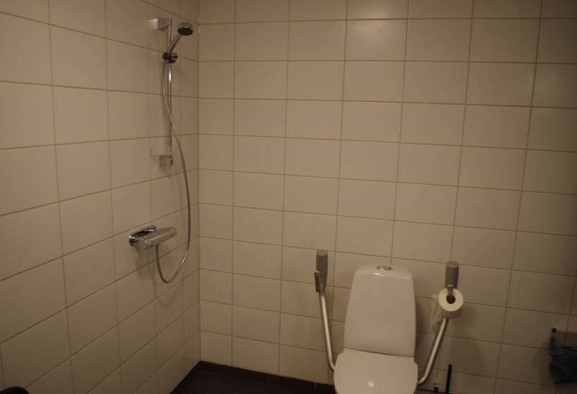 Spoton Hostel & Sportsbar