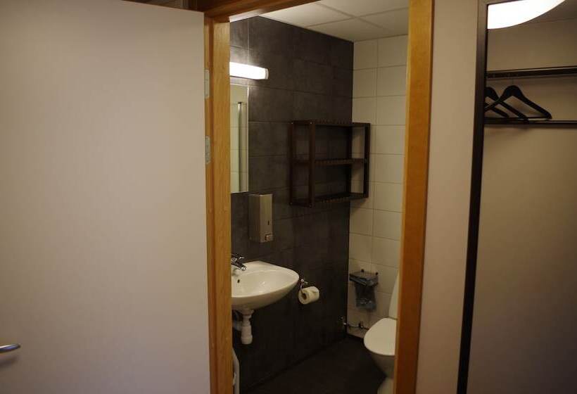 Spoton Hostel & Sportsbar