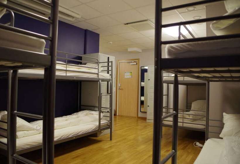 Spoton Hostel & Sportsbar