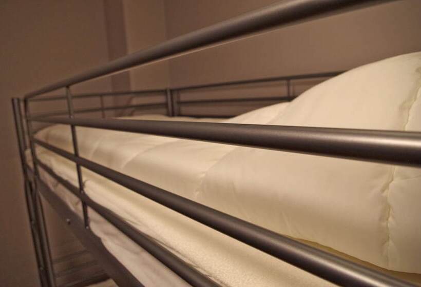 Spoton Hostel & Sportsbar