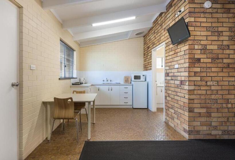 Albany Holiday Units