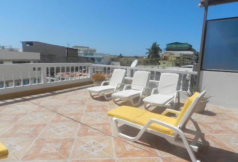 Общежитие Hostal Gardner Galapagos