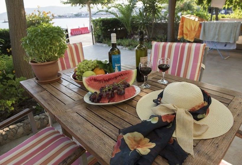 Pauls Garden Studios