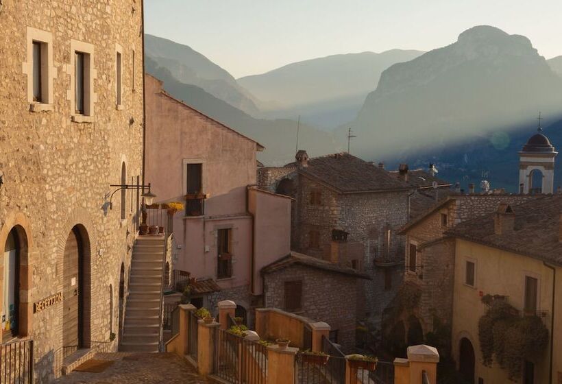 فندق Albergo Rocca Ranne