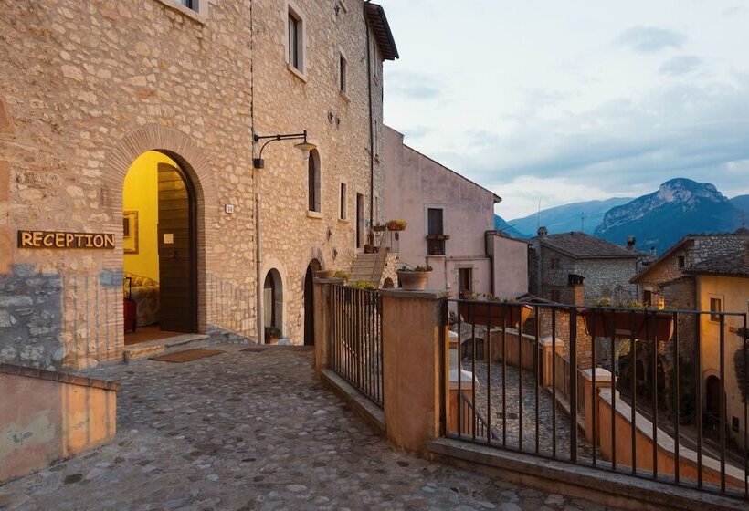 فندق Albergo Rocca Ranne